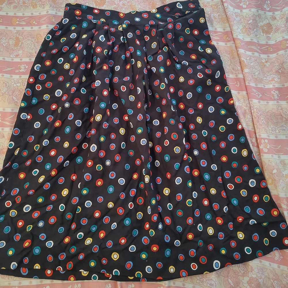 Pleated mid length skirt